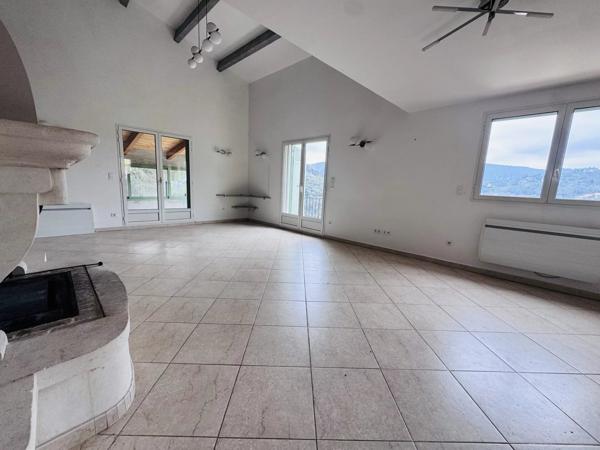 Vente                                                      Villa
                        
                     4 pièces                      146 m2                     à Cantaron
