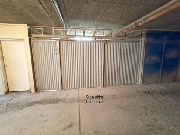 RARE SUR LE MARCHE - DOUBLE GARAGE AVEC ACCES SECURISE - CENTRE PORT -LE CAP D'AGDE (34)
