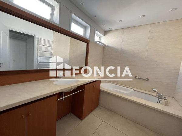 Location Maison 5 pièces 165 m² - 3 RUE HELENE Neuville Sur Saone 69250