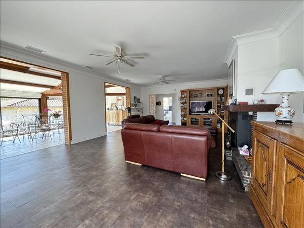 Maison à vendre |  Saint-Jean |  9 pièces | 267 m²