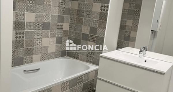 Location Studio 42.22 m² - Fontainebleau 77300