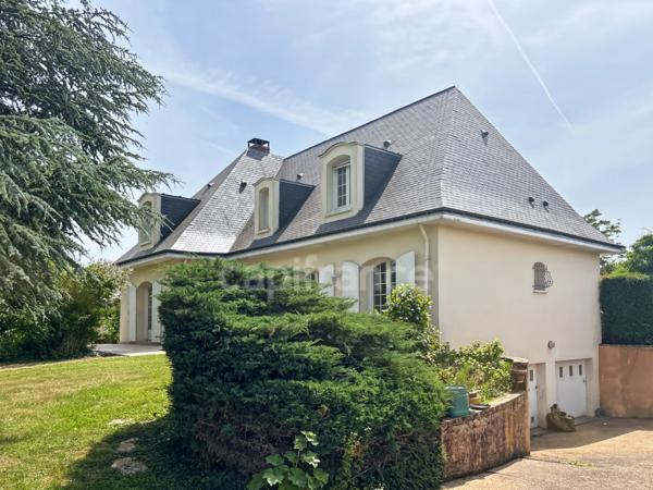 YVRE L'EVEQUE (72) côté Prémartine Maison sur sous sol 4 chambres et un bureau sur 6 800 m2