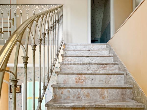 YVRE L'EVEQUE (72) côté Prémartine Maison sur sous sol 4 chambres et un bureau sur 6 800 m2