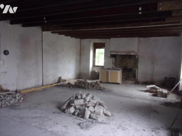 RUFFIAC, en campane, maison de village à rénover.