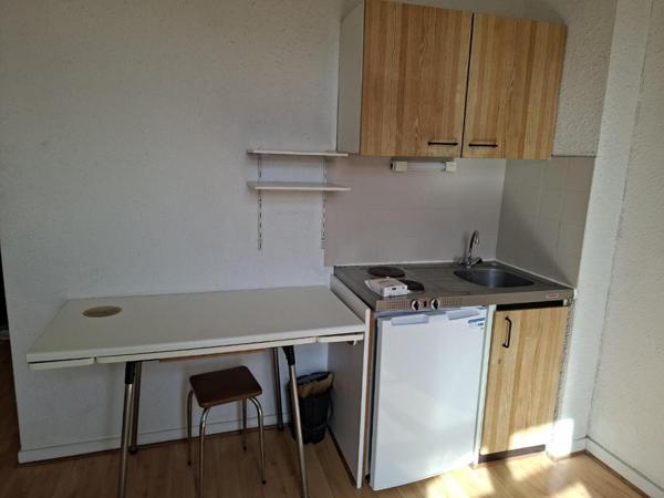 Appartement T1 à louer - 16 m² (réf : 499197)