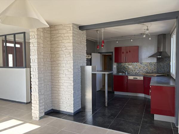 Maison 5 pièces à louer à Bressuire avec jardin et garage