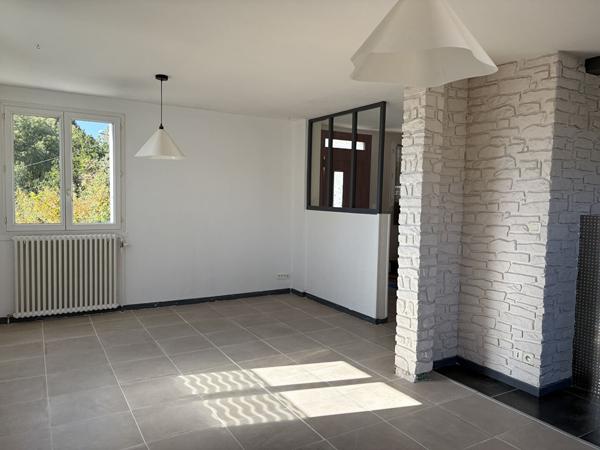 Maison 5 pièces à louer à Bressuire avec jardin et garage