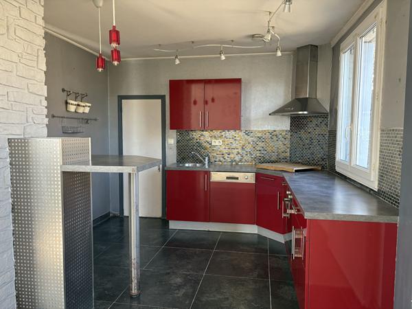 Maison 5 pièces à louer à Bressuire avec jardin et garage