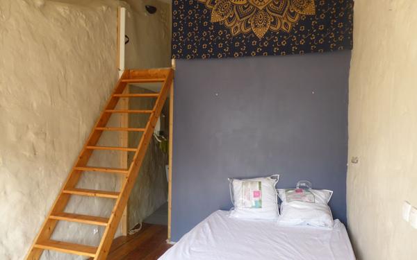 Maison à vendre    2 pièces •  Peipin