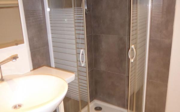 Maison à vendre    2 pièces •  Peipin