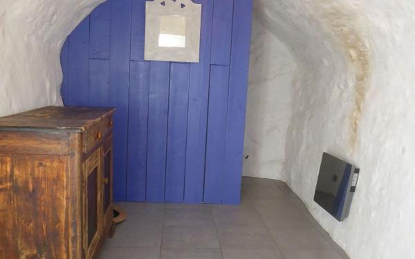 Maison à vendre    2 pièces •  Peipin