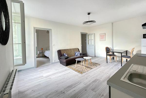 CAEN CENTRE - 2PP MEUBLE en TRES BON ETAT AVEC BALCON