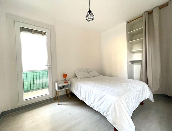 CAEN CENTRE - 2PP MEUBLE en TRES BON ETAT AVEC BALCON