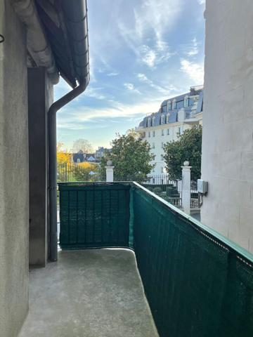 CAEN CENTRE - 2PP MEUBLE en TRES BON ETAT AVEC BALCON