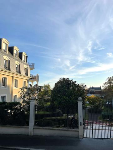 CAEN CENTRE - 2PP MEUBLE en TRES BON ETAT AVEC BALCON