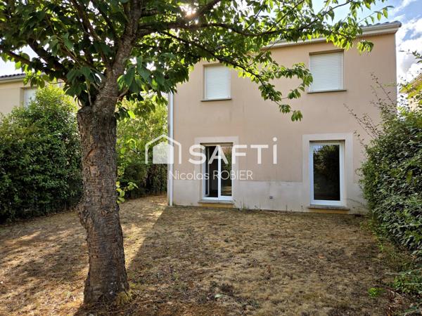 Maison individuelle non mitoyenne trois chambres, garage, jardin clos proche toutes commodités