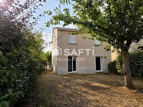 Maison individuelle non mitoyenne trois chambres, garage, jardin clos proche toutes commodités