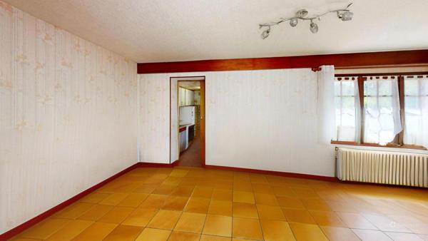 Maison avec dépendances et terrain constructible à Toury