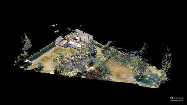 Maison avec dépendances et terrain constructible à Toury