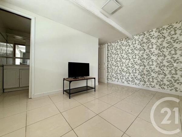 Maison à vendre  8 pièces - 200 m 2   SAUJON  - 17