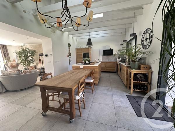 Maison à vendre  8 pièces - 200 m 2   SAUJON  - 17
