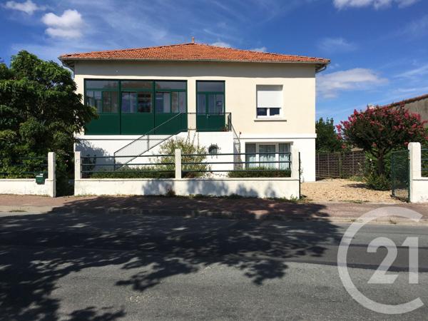 Maison à vendre  8 pièces - 200 m 2   SAUJON  - 17