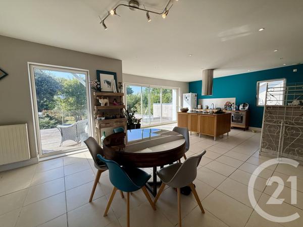 Maison à vendre  8 pièces - 200 m 2   SAUJON  - 17