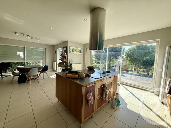 Maison à vendre  8 pièces - 200 m 2   SAUJON  - 17