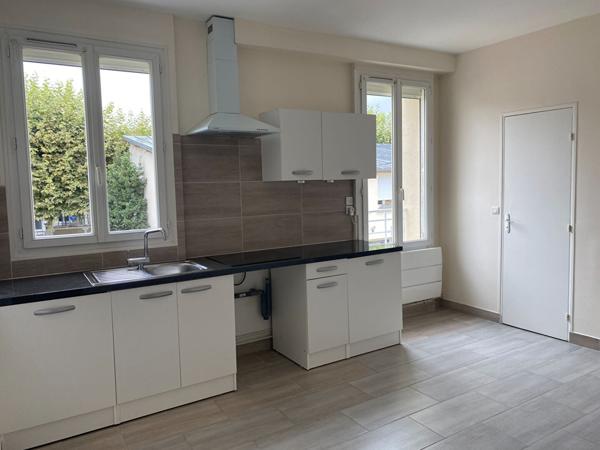 Beau studio 20.55m2 - Saint Maur 641.88€ ADAMVILLE