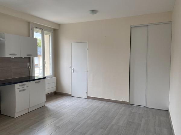 Beau studio 20.55m2 - Saint Maur 641.88€ ADAMVILLE