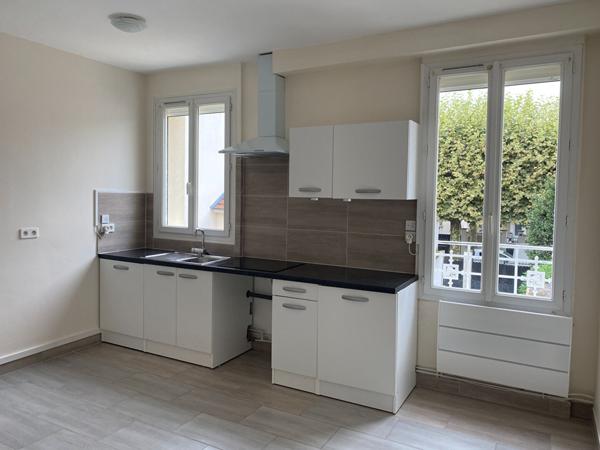 Beau studio 20.55m2 - Saint Maur 641.88€ ADAMVILLE
