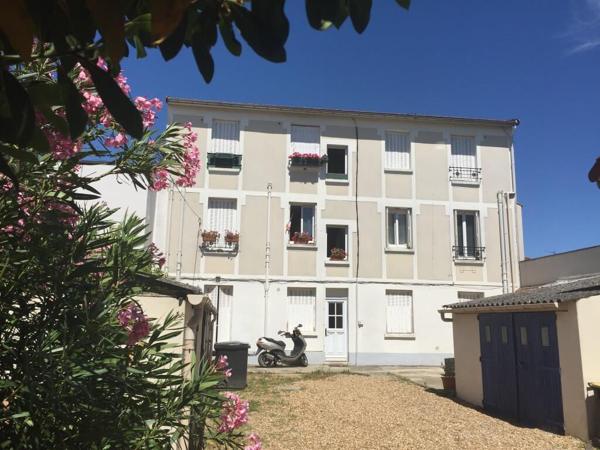 Beau studio 20.55m2 - Saint Maur 641.88€ ADAMVILLE
