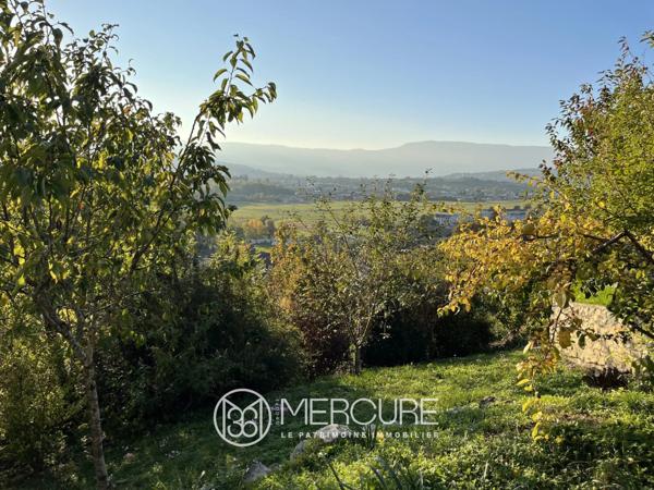 Terrain constructible à Challes-les-Eaux