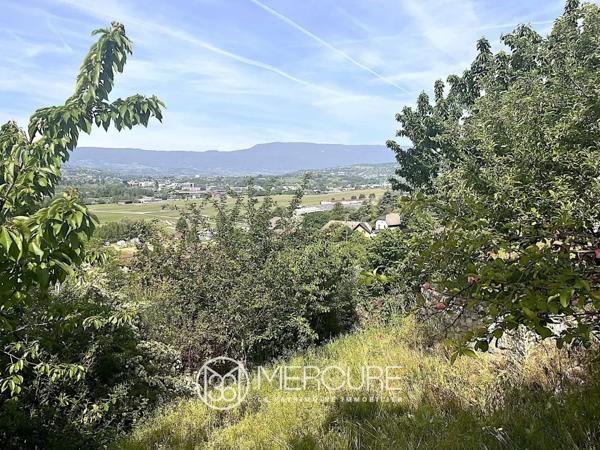 Terrain constructible à Challes-les-Eaux