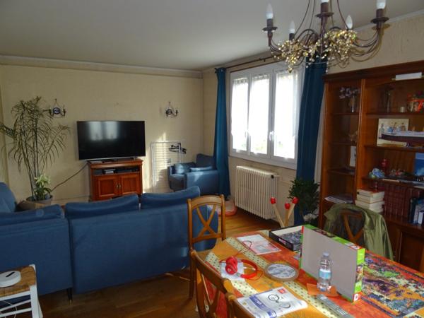 A proximité du Cable (transport)Correspondance ligne 8