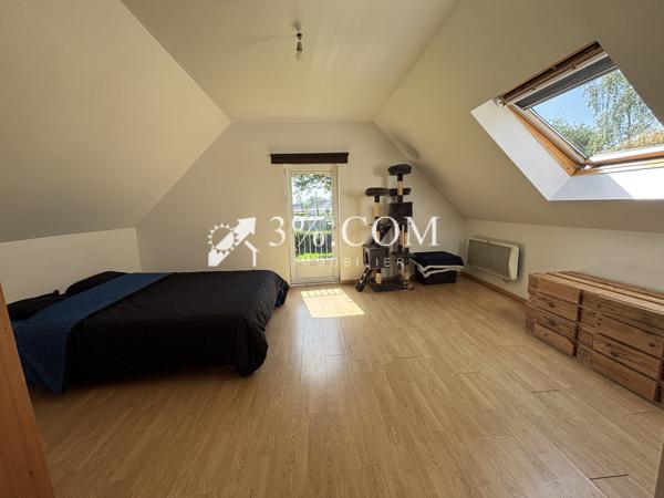 Maison
                                                                                                                                                                                                                                                                                                                        7 pièce(s)                                                                                                                                                                                                          3 chambre(s)                                                                                                                                                                                                          130  m²