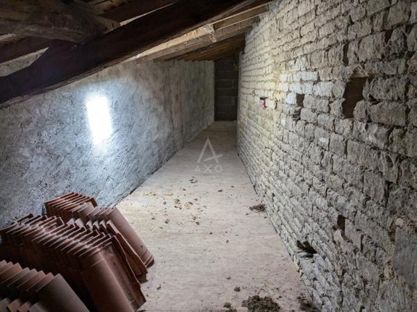 Grande longère et une grange à rénover avec terrain constructible