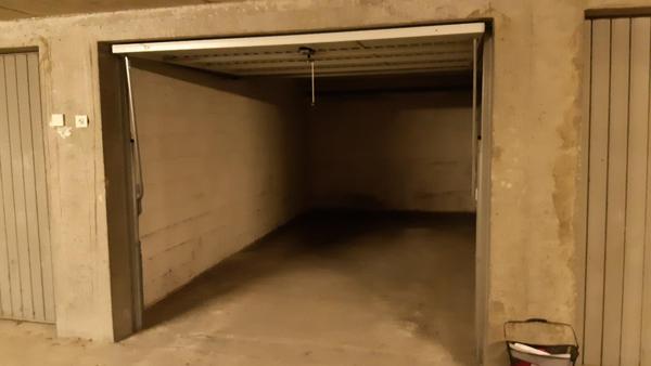 Parking · Location Grenoble (38000)