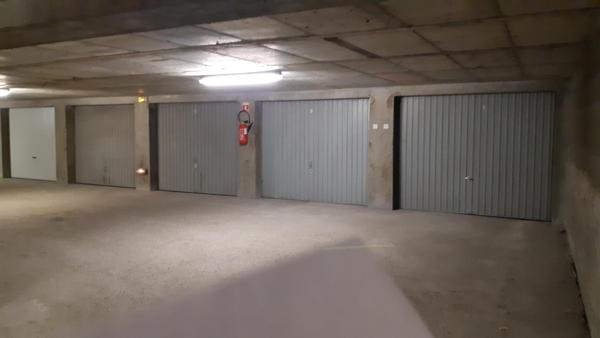 Parking · Location Grenoble (38000)