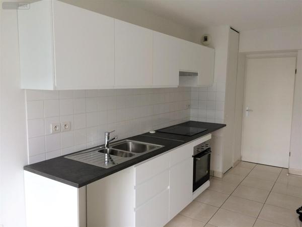 Appartement à louer à Reims dans la Marne (51100), ref : VES