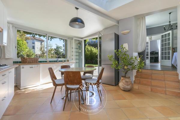 La Garenne-Colombes, Maison 6 Chambres -  180 m² à vendre