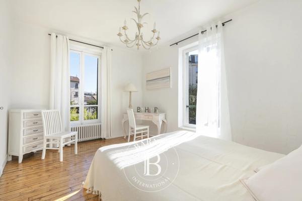 La Garenne-Colombes, Maison 6 Chambres -  180 m² à vendre
