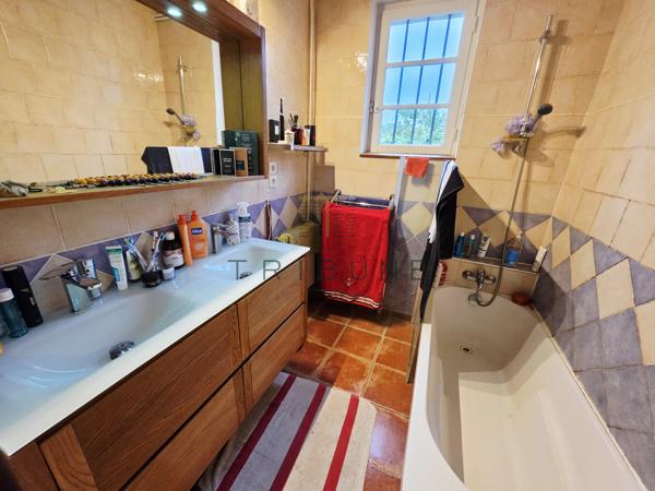 Maison 6 pièce(s) 5 chambre(s) 290 m²