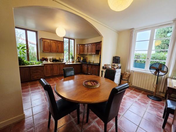 Maison 6 pièce(s) 5 chambre(s) 290 m²