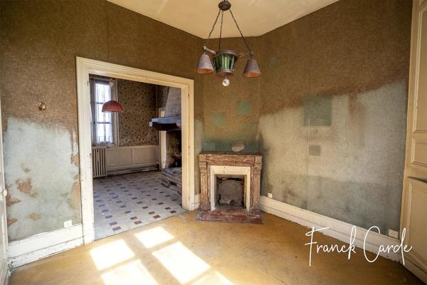 Maison de maître à restaurer en centre ville