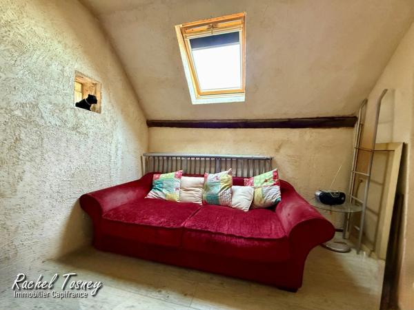 À VENDRE – Authentique corps de ferme T7 -210m²- rénové avec jardin et vue sur les Vosges –