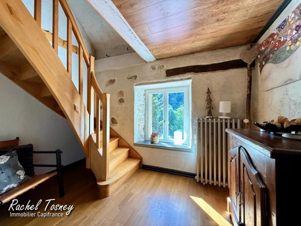 À VENDRE – Authentique corps de ferme T7 -210m²- rénové avec jardin et vue sur les Vosges –
