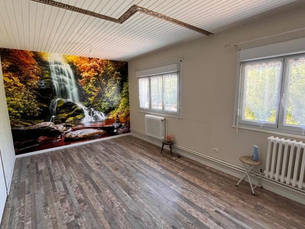Maison familiale atypique avec grand garage attenant