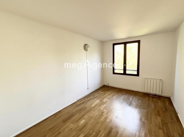 Maison à SAINT-NOM-LA-BRETECHE, 78860 - 7 pièces 182m²