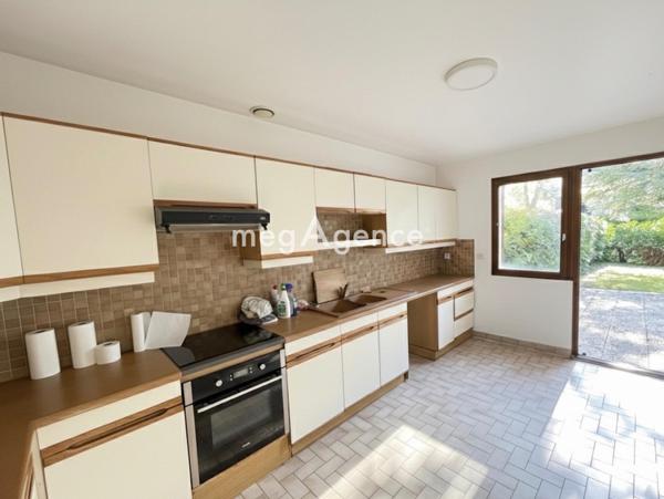 Maison à SAINT-NOM-LA-BRETECHE, 78860 - 7 pièces 182m²